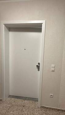Wohnungseingangstüre - 3-Zimmer Wohnung top modern mit Balkon in Andernach
