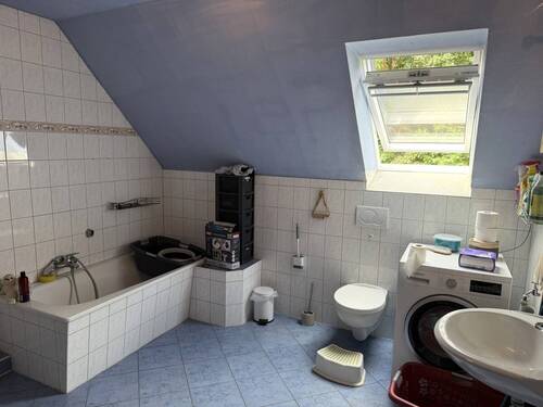 Vollbad mit sep. Dusche - 
