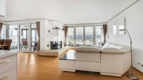 Wohnzimmer 1 - Stilvoll wohnen mit Weitblick - exklusive Wohnung mit Wintergarten, zwei Balkonen und Kamin