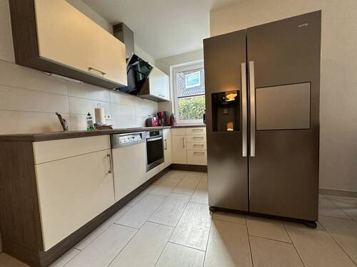 Küche mit Einbauküche - 