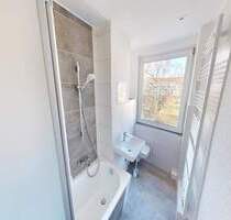 NEU saniert - Duschaufsatz aus Echtglas - Deckenspots - 7m² großer Balkon - Chemnitz Furth