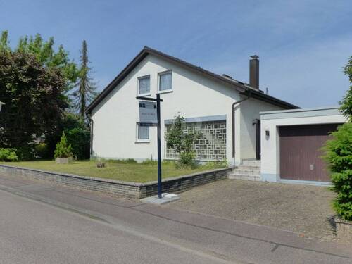 Aussen - 8 Zimmer Einfamilienhaus zum Kaufen in Rastatt