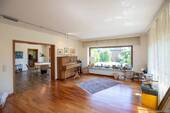 Blick ins Esszimmer - 