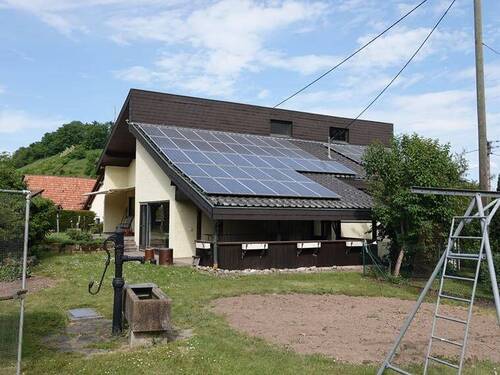Ansicht Straßenseite.jpg - Tolles 2- Familienhaus zum wohnen Praxis arbeiten in mitten Zaberfelds