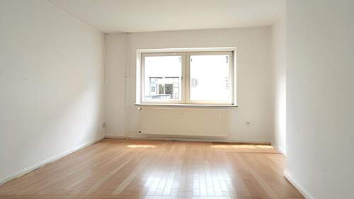 Wohnzimmer - 2 Zimmer Etagenwohnung zur Miete in Kassel