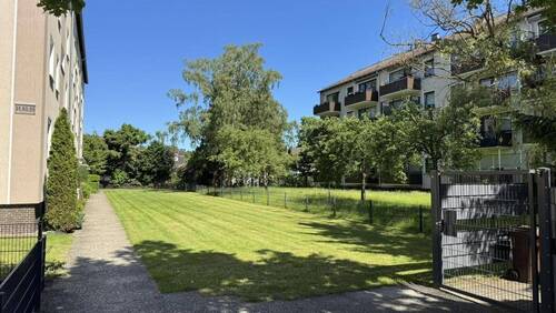 Grünanlage vor dem Haus - Etagenwohnung mit 49,00 m&sup2; in Hannover zum Kaufen
