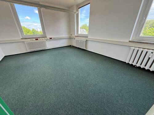 IMG_3523 - Büro- od. Praxisfläche mit Aufzug ins 4.OG Stellplätze u.v.m.