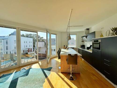 Südbalkon mit Strandkorb - 