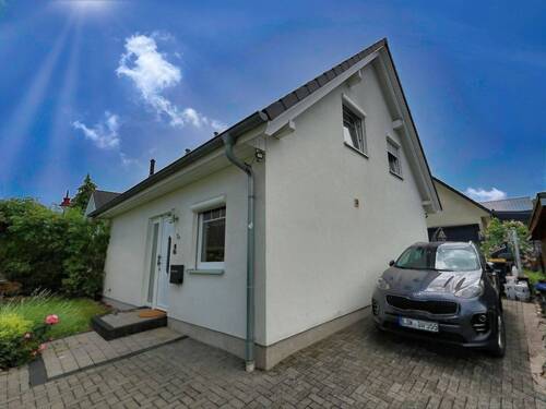 Vorderseite - 4 Zimmer Einfamilienhaus zum Kaufen in Schöffengrund