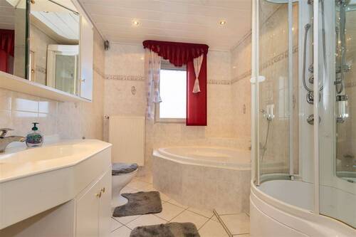 Badezimmer Erdgeschoss - 