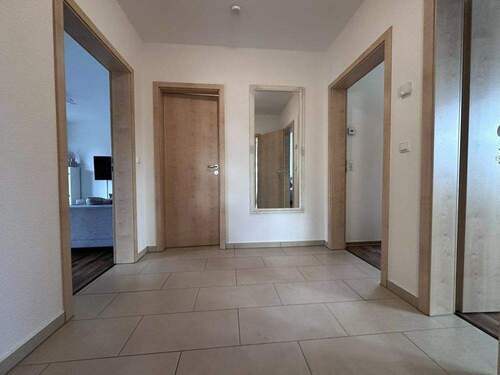 Erdgeschosswohnung - Flur - 