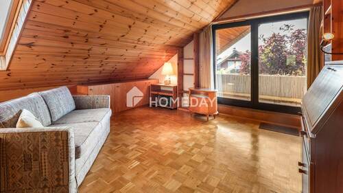 1. OG Schlafzimmer 1 - 