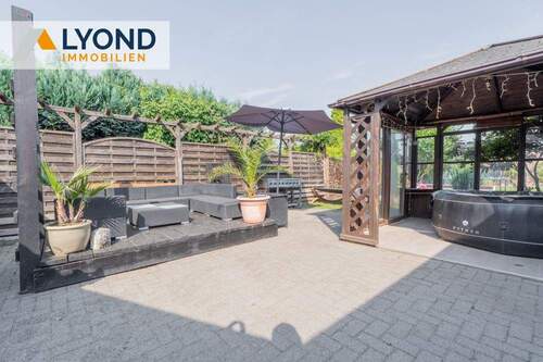 Lounge und Pool - 