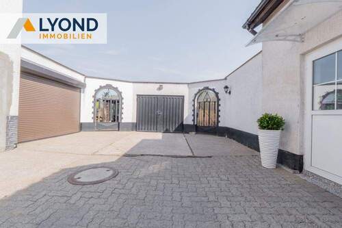 Innenhof (2) - Einfamilienhaus mit 250,00 m² in Colbitz zum Kaufen