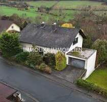 Wohnen mit Weitblick - Großzügiges Zweifamilienhaus in Sannerz