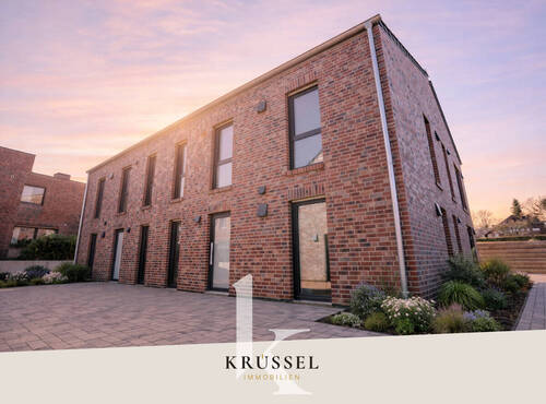 Herzlich willkommen bei KRÜSSEL IMMOBILIEN - NEU: Nachhaltig wohnen in Bestlage - Stilvolle Doppelhaushälfte mit viel Raum für Deine Familie