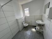Bad mit WC/Dusche - 