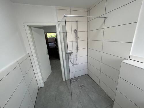 Bad mit WC/Dusche - 