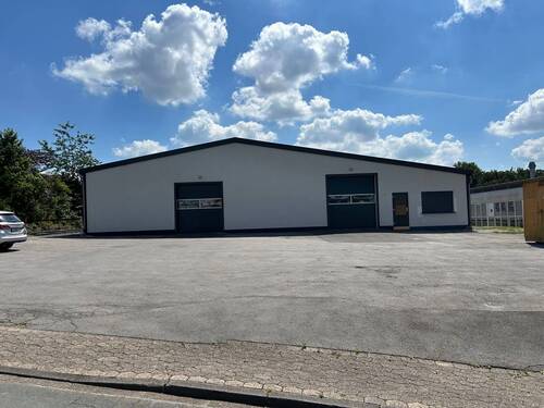 Straßenansicht West - Halle zum Kaufen in Detmold / Spork-Eichholz