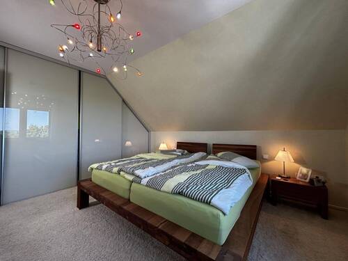 Schlafzimmer 2 mit Einbauschrank - 