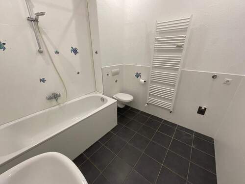 Modernes Wannenbad - 