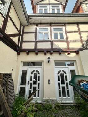 Hauseingang W1 + W2 - 8 Zimmer Mehrfamilienhaus, Wohnhaus in Großalmerode / Laudenbach