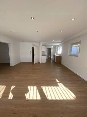 Wohn- und Esszimmer - 