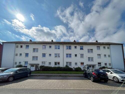 Außenansicht Hauseingang III - 4 Zimmer Etagenwohnung in Oldenburg