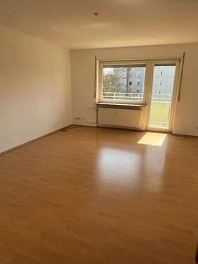 Blick ins Wohnzimmer - 