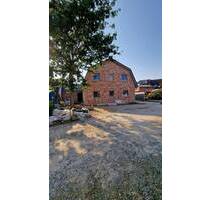 **Geräumige EG Wohnung 72m² auf schönem Grundstück** - Husum