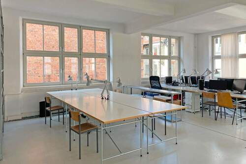 Tischgruppe mit 4 Arbeitsplätzen - Büro in Stuttgart