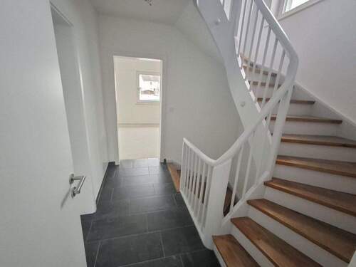 Flur OG (Blick zum SZ) - 