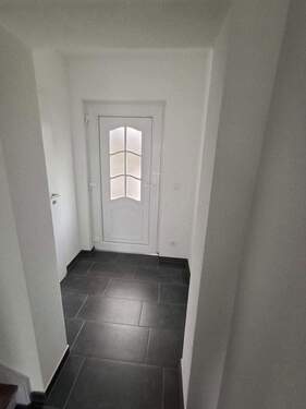 Eingang und Windfang - 4 Zimmer Reihenendhaus zum Kaufen in Ingolstadt