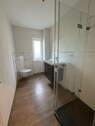 modernisiertes Duschbad im Erdgeschoss - 