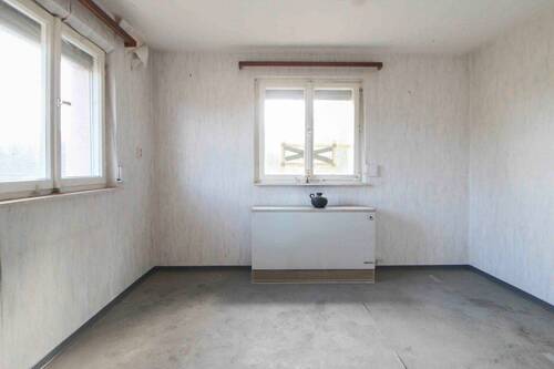 Zimmer 2_EG - 6 Zimmer Einfamilienhaus in Mühlacker