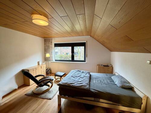 Schlafzimmer DG - 