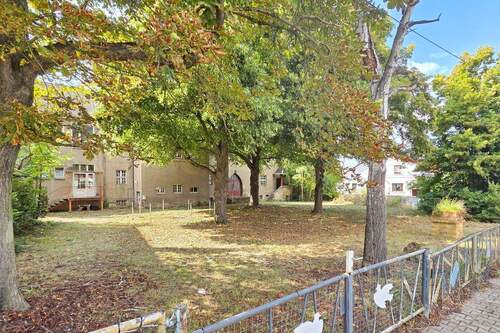 Parkanlage - 2 Zimmer Mehrfamilienhaus, Wohnhaus zum Kaufen in Meuselwitz