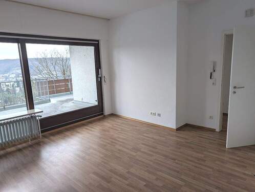 Wohnzimmer.jpg - Top gepflegte Singlewohnung mit Traumaussicht