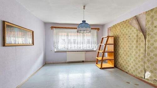 1. OG Schlafzimmer 1 - 