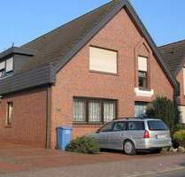 Ruhige Oberwohnung mit schönem Balkon u. EBK in freundlichem 2-Familienhaus - Cloppenburg