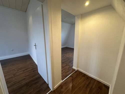 Flur - 2 Zimmer Etagenwohnung in Bischofsheim