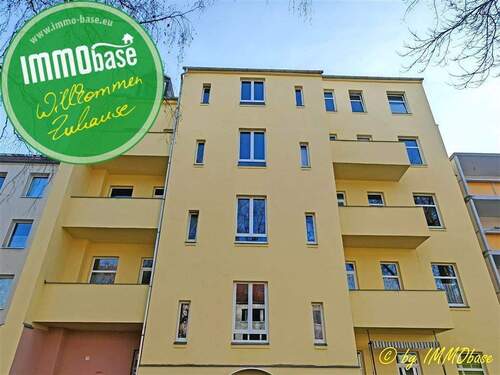 Willkommen Zuhause - Attraktives Mehrfamilienhaus mit befahrbarem Grundstück in Bernsdorf!