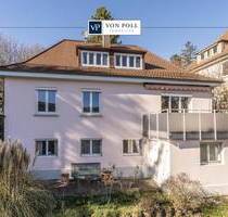 * Stuttgarter Kaffeemühle auf sonnigem Grundstück *