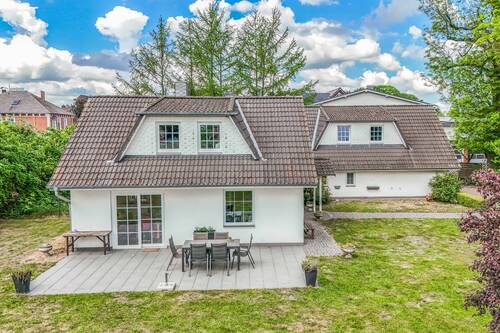 Hausansicht - Großzügiges Landhaus an der Braumau!