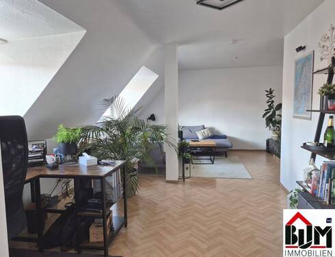 Wohnzimmer1 - 3 Zimmer Etagenwohnung zur Miete in Nürnberg
