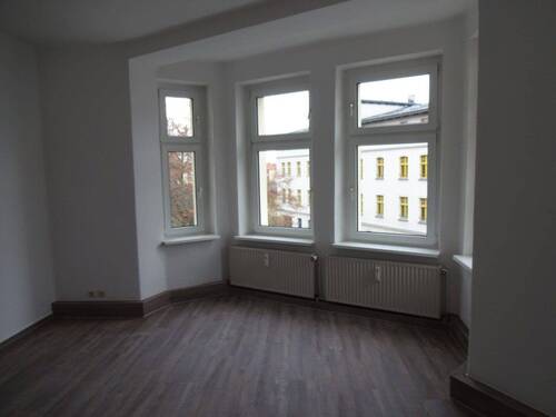 Wohnraum mit Erker - Etagenwohnung mit 110,00 m&sup2; in Greifswald zur Miete