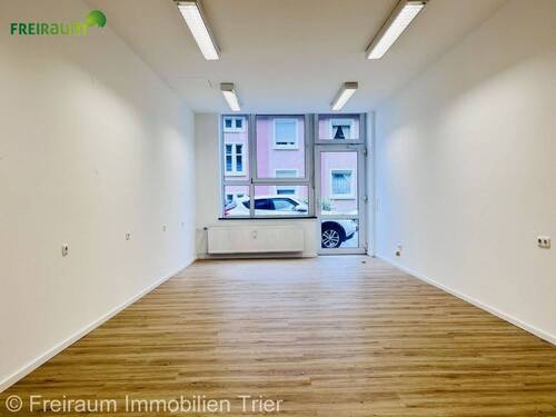 Bild 1 - TR.-Ehrang: Ladenlokal Büro Praxis -frisch renoviert ab sofort zu vermieten.