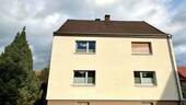 Hausansicht - Wohnung im Dachgeschoss in zentraler Ortslage von Ronshausen zu vermieten!
