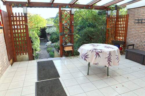 Überdachte Terrasse mit ... - 5 Zimmer Reihenmittelhaus in Delmenhorst