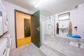 HWR im Keller mit Duschbad - 